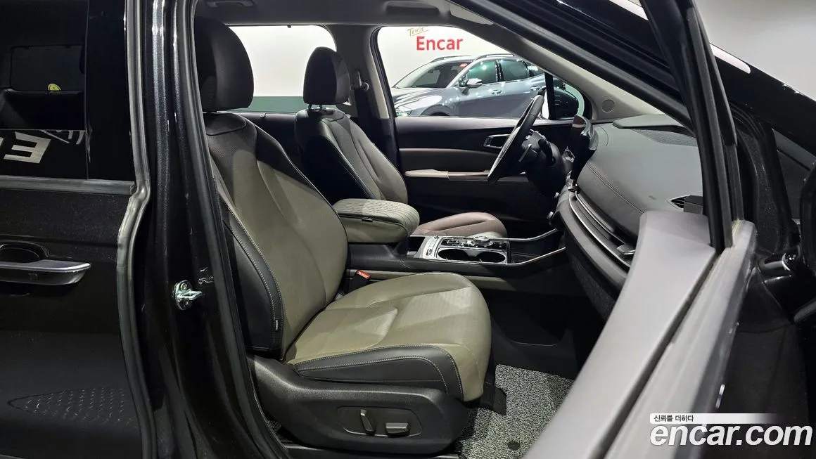 Kia Carnival — фото 10