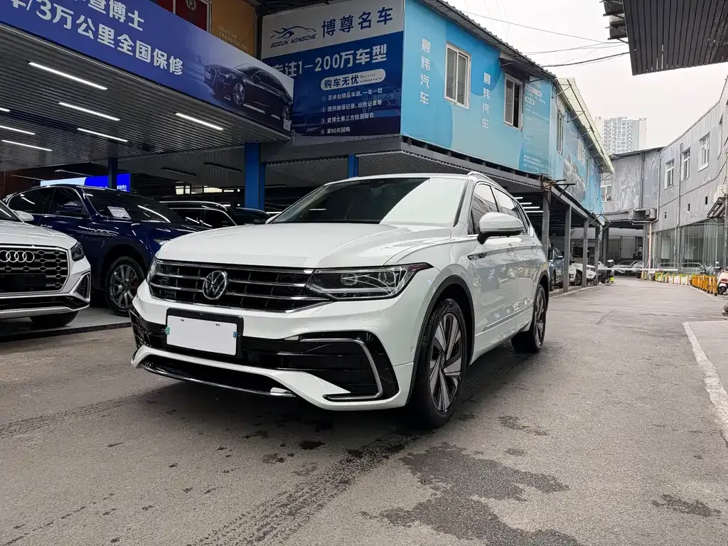 Volkswagen Tiguan L 2023 из CN, фото 1