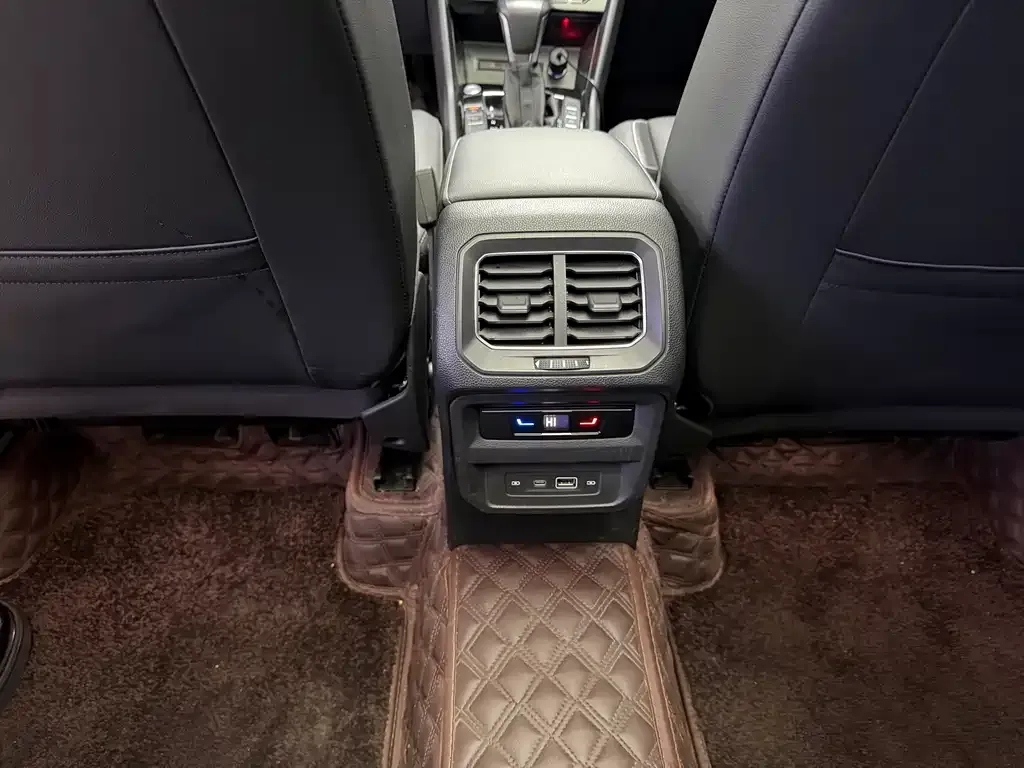 Volkswagen Tiguan L 2023 из CN, фото 10