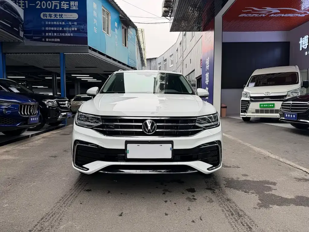 Volkswagen Tiguan L 2023 из CN, фото 2