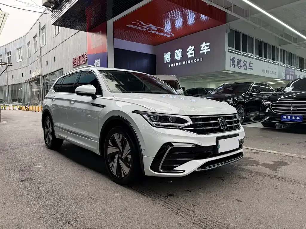 Volkswagen Tiguan L 2023 из CN, фото 3
