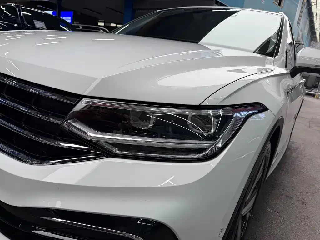 Volkswagen Tiguan L 2023 из CN, фото 4