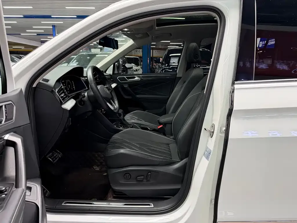 Volkswagen Tiguan L 2023 из CN, фото 6
