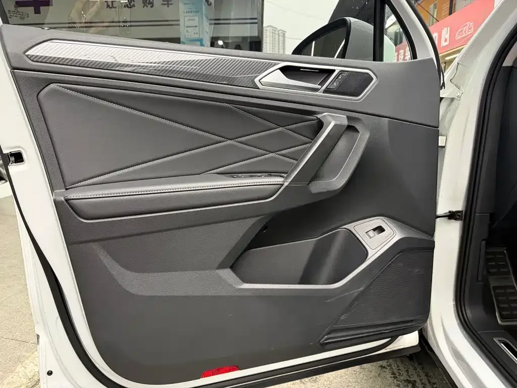 Volkswagen Tiguan L 2023 из CN, фото 7
