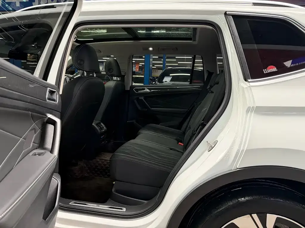 Volkswagen Tiguan L 2023 из CN, фото 8
