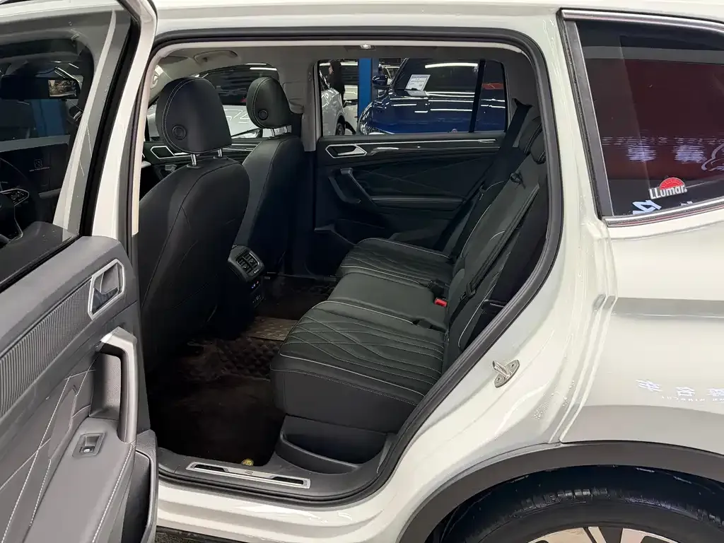 Volkswagen Tiguan L 2023 из CN, фото 9