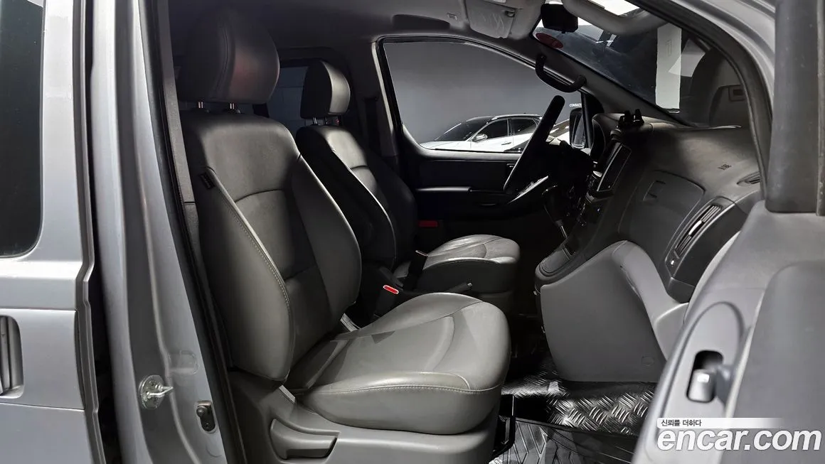 Hyundai Starex — фото 10