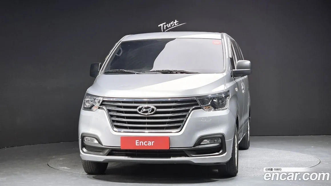 Hyundai Starex — фото 3