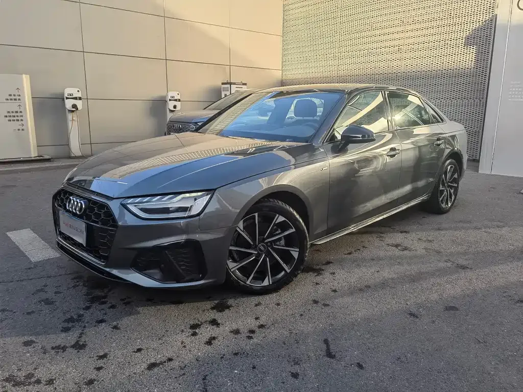 Audi A4L 2023 из CN, фото 1