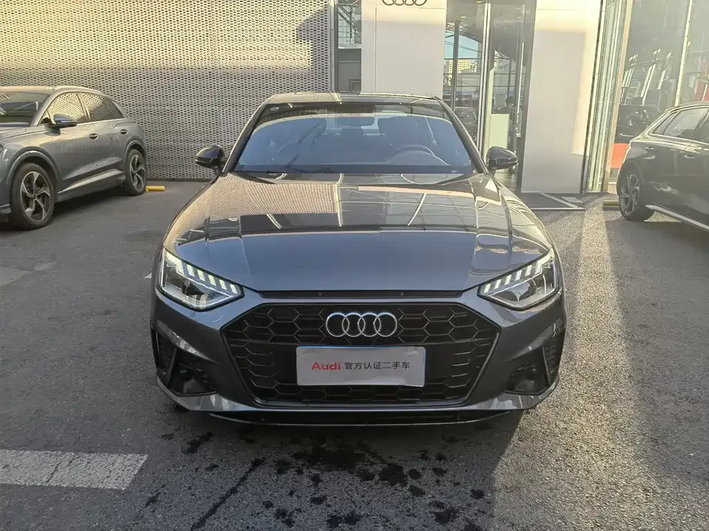 Audi A4L 2023 из CN, фото 3