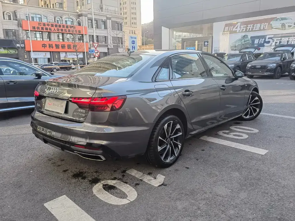 Audi A4L 2023 из CN, фото 9
