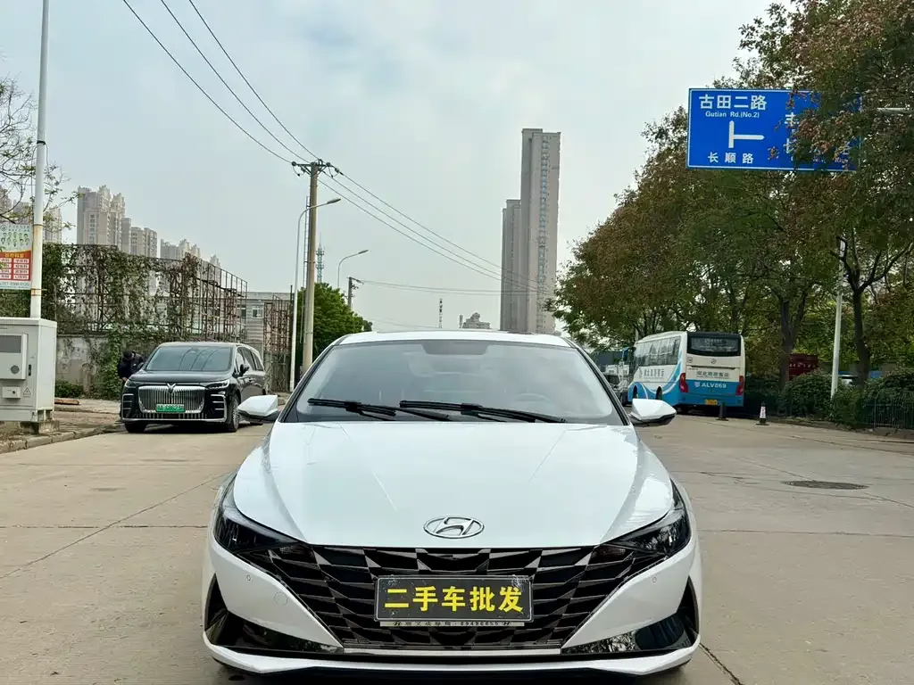 Hyundai Elantra 2023 из CN, фото 2