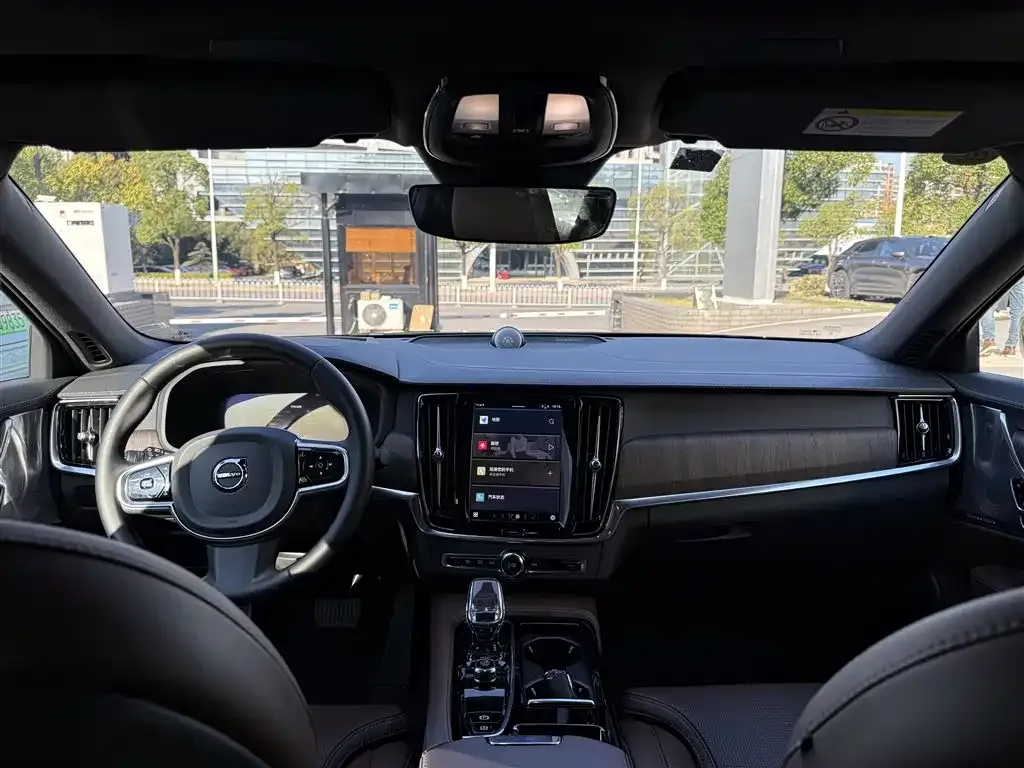 Volvo S90 PHEV 2024 из CN, фото 10