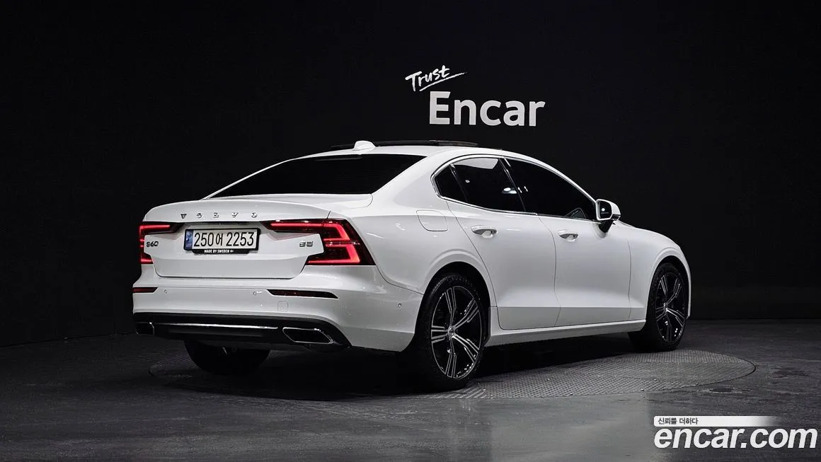 Volvo S60 2021 из KR, фото 2
