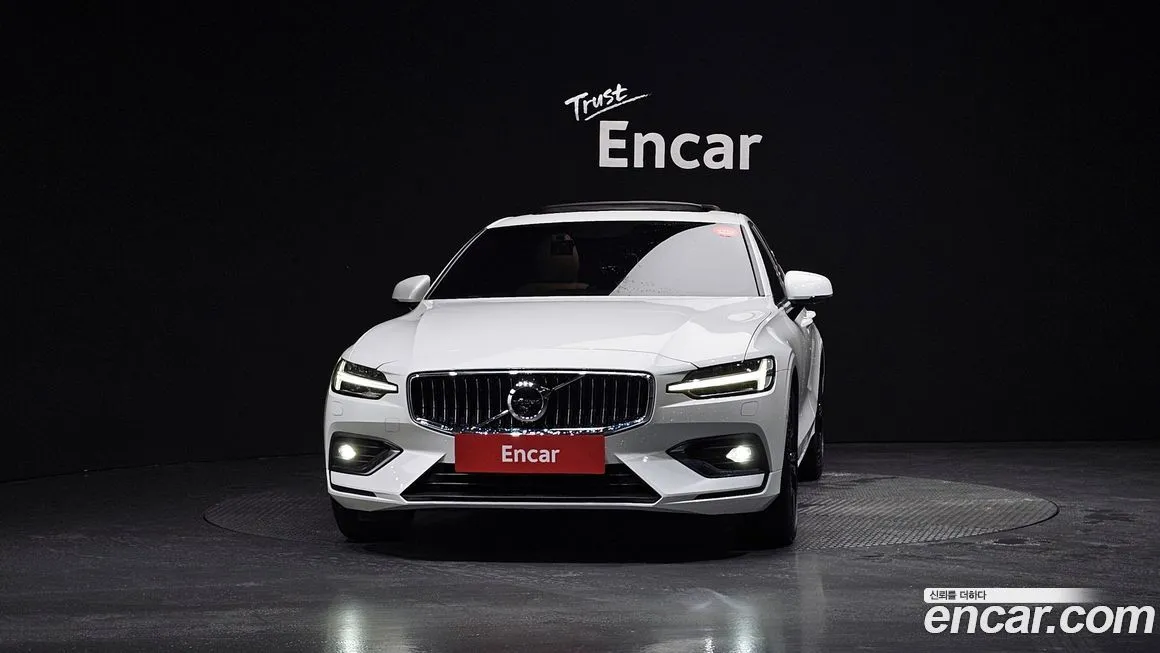 Volvo S60 2021 из KR, фото 3