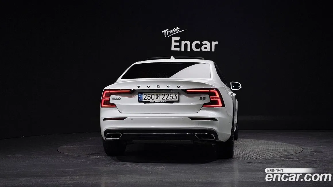 Volvo S60 2021 из KR, фото 4
