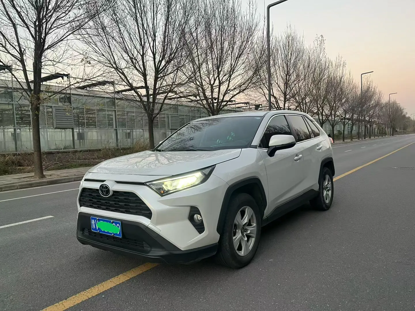 Toyota RAV4 2022 из CN, фото 1