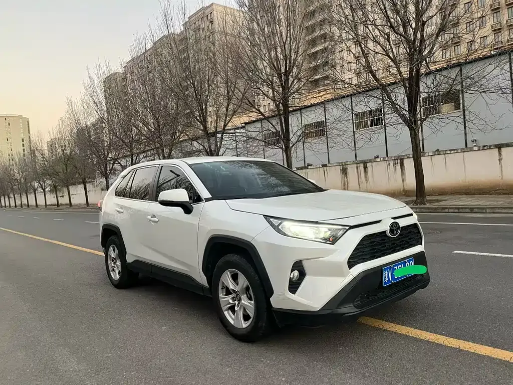 Toyota RAV4 2022 из CN, фото 3