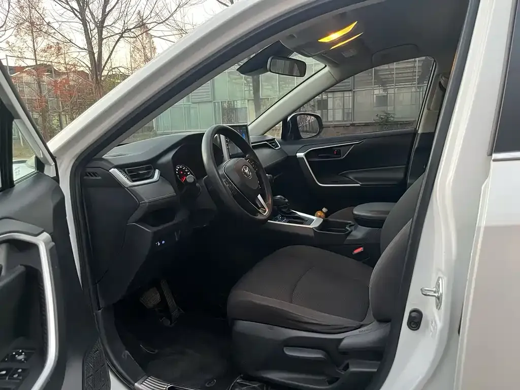 Toyota RAV4 2022 из CN, фото 5