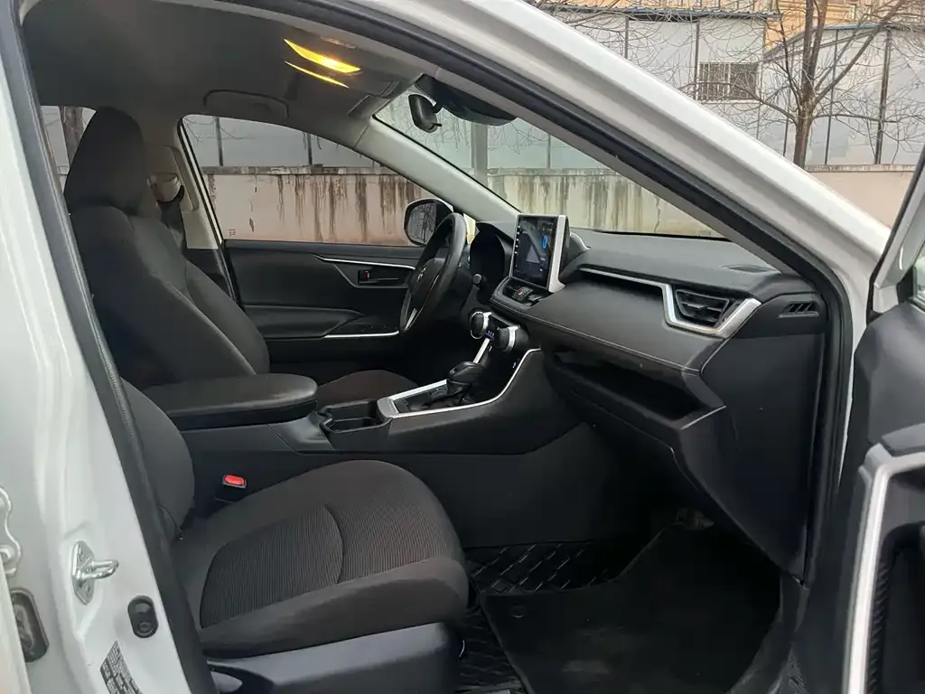 Toyota RAV4 2022 из CN, фото 7