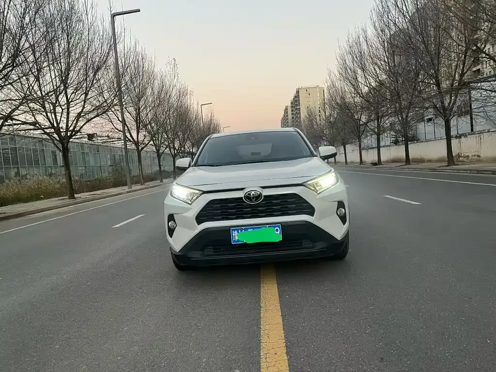 Toyota RAV4 2022 из CN, фото 8