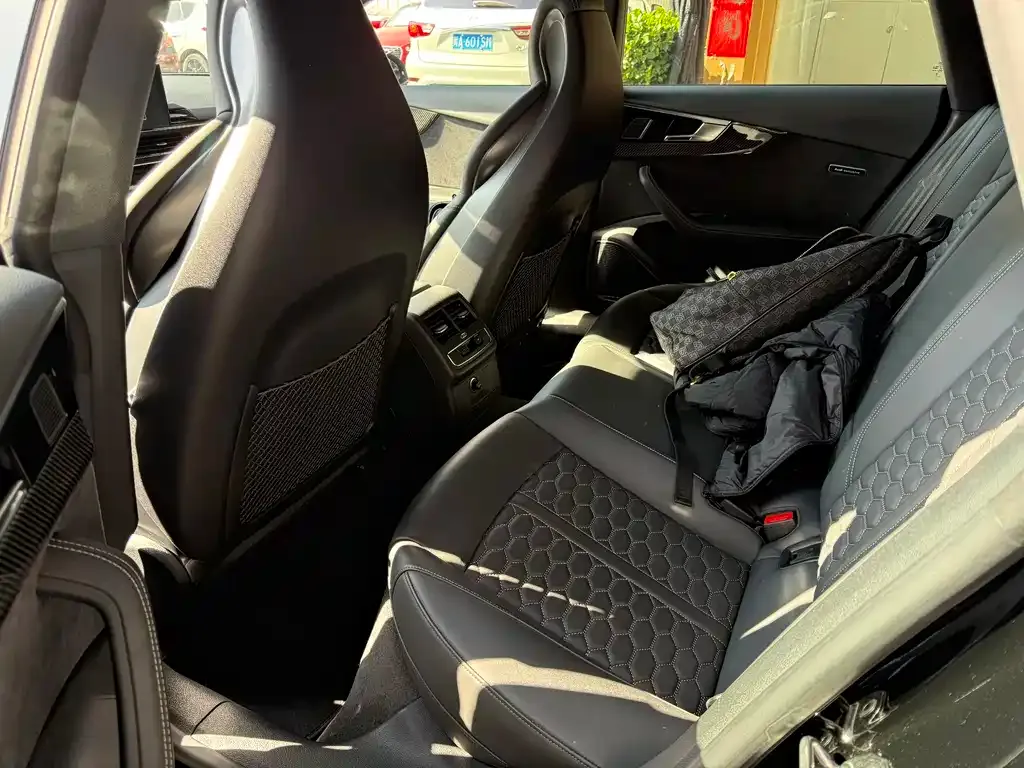 Audi RS 5 2024 из CN, фото 4