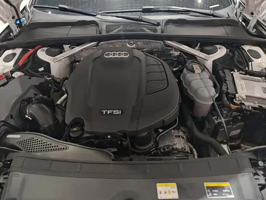 Audi A4L 2021 из CN, фото 10