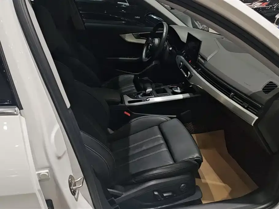 Audi A4L 2021 из CN, фото 8