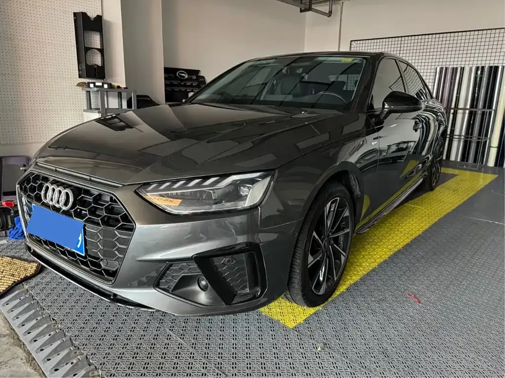 Audi A4L 2023 из CN, фото 1