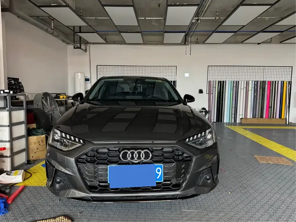 Audi A4L 2023 из CN, фото 2