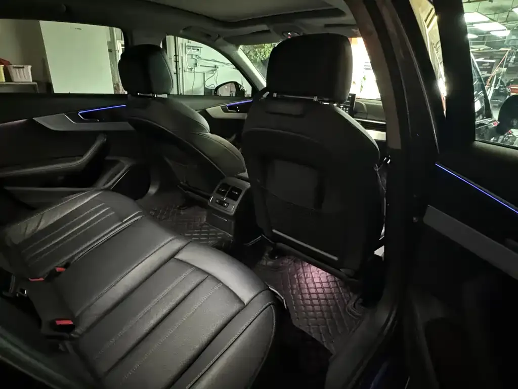 Audi A4L 2023 из CN, фото 9