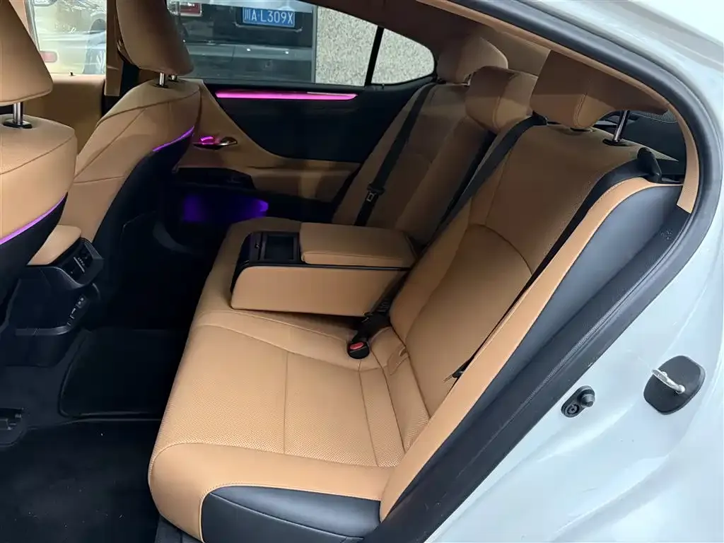 Lexus ES 2024 из CN, фото 9