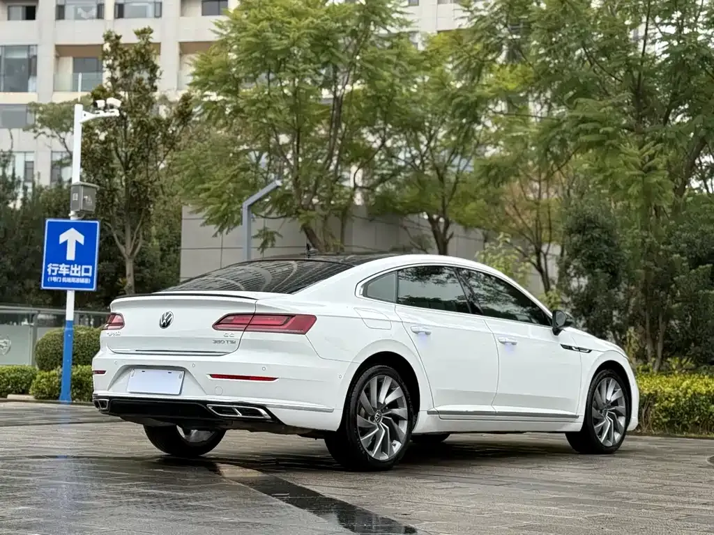 Volkswagen CC 2022 из CN, фото 7