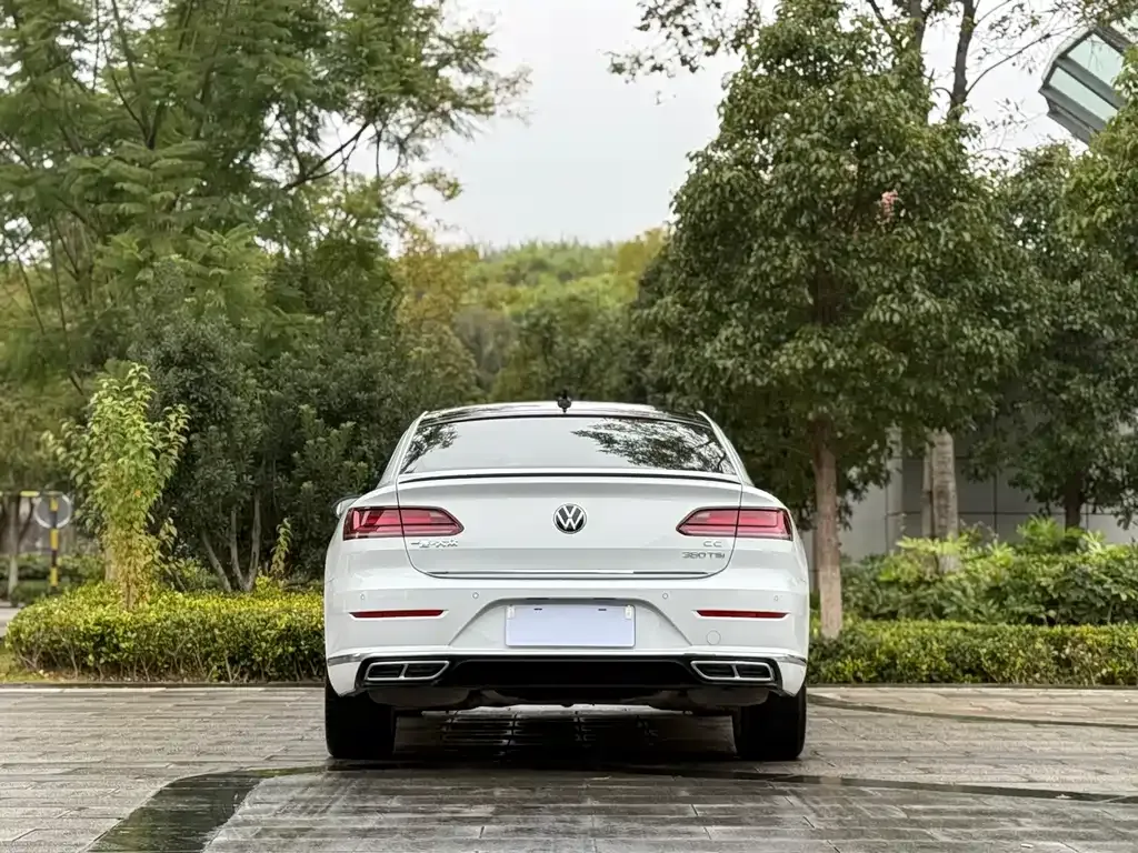 Volkswagen CC 2022 из CN, фото 8