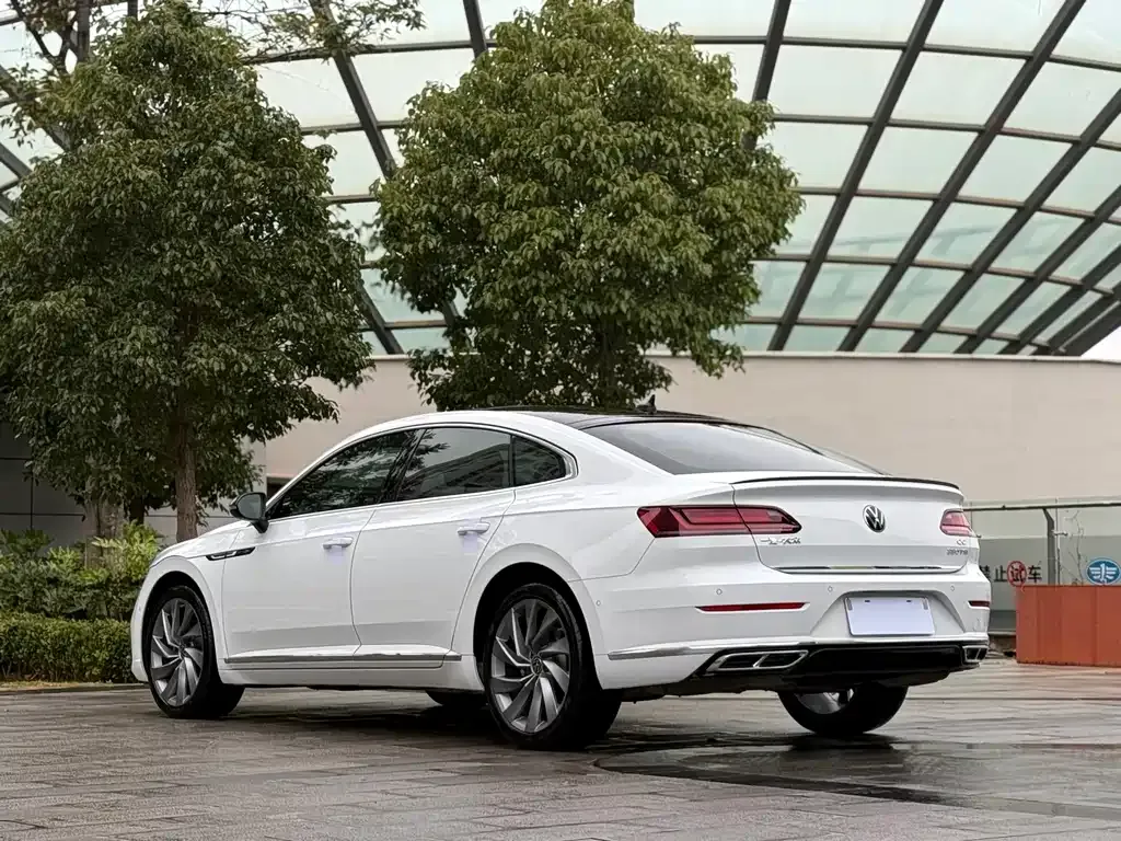 Volkswagen CC 2022 из CN, фото 9