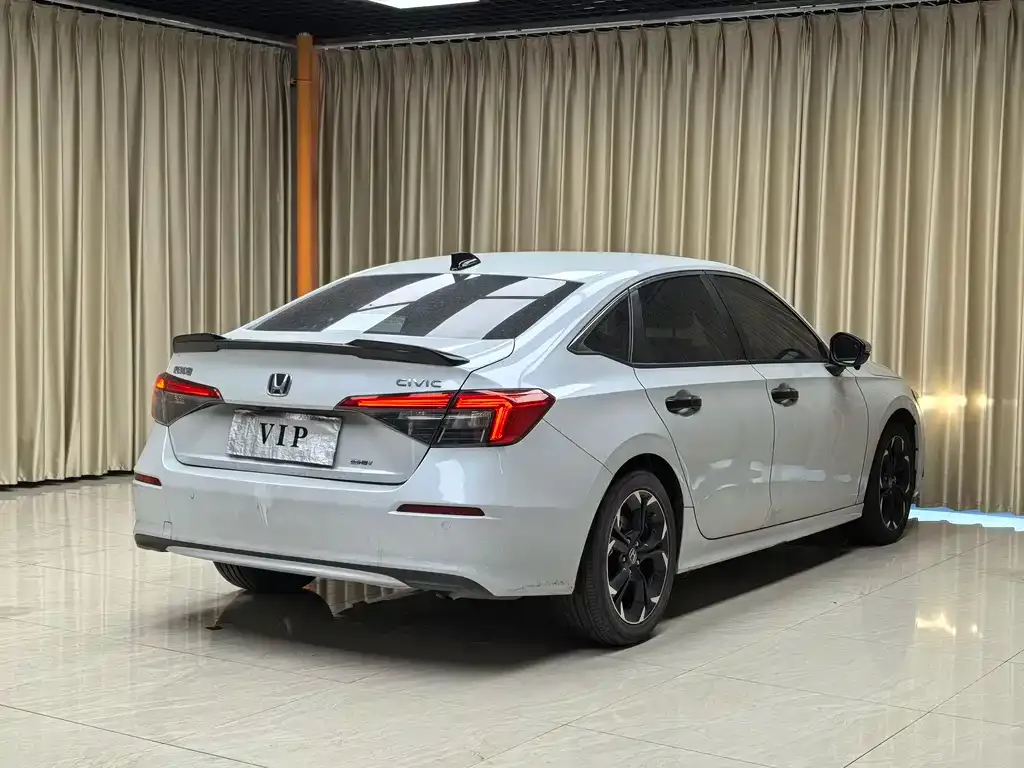 Honda Civic — фото 7