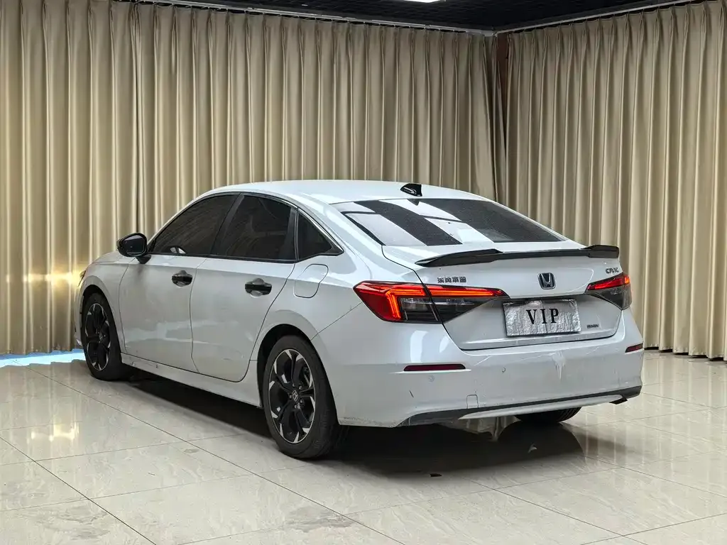 Honda Civic — фото 8