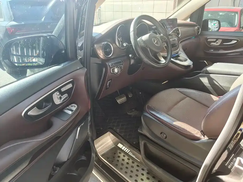 Mercedes-Benz V-Class 2022 из CN, фото 3