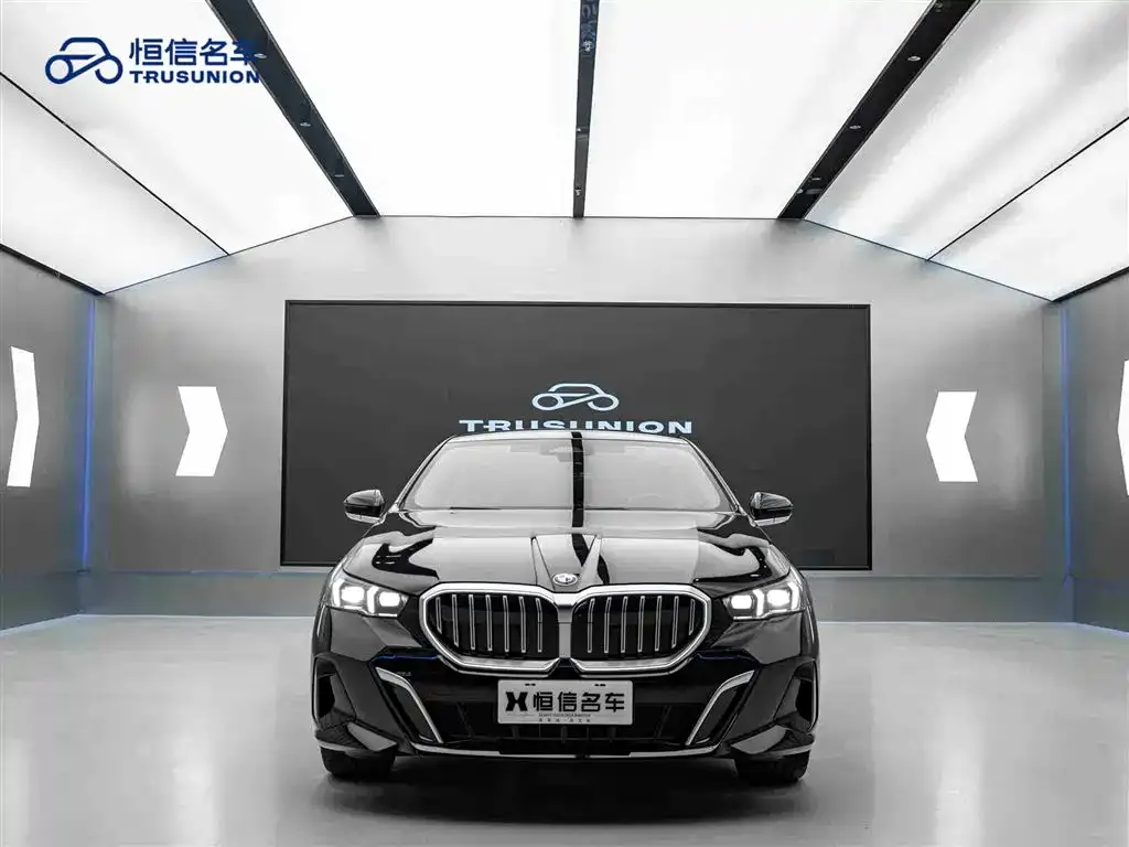 BMW 5 Series — фото 2