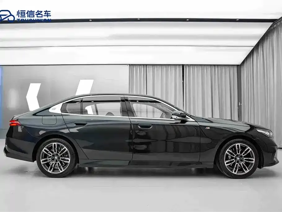 BMW 5 Series — фото 4
