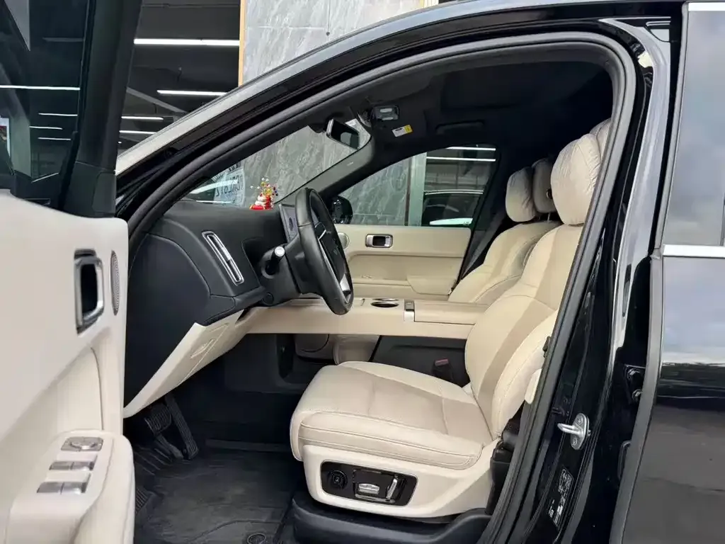 Li Auto L8 2024 из CN, фото 4