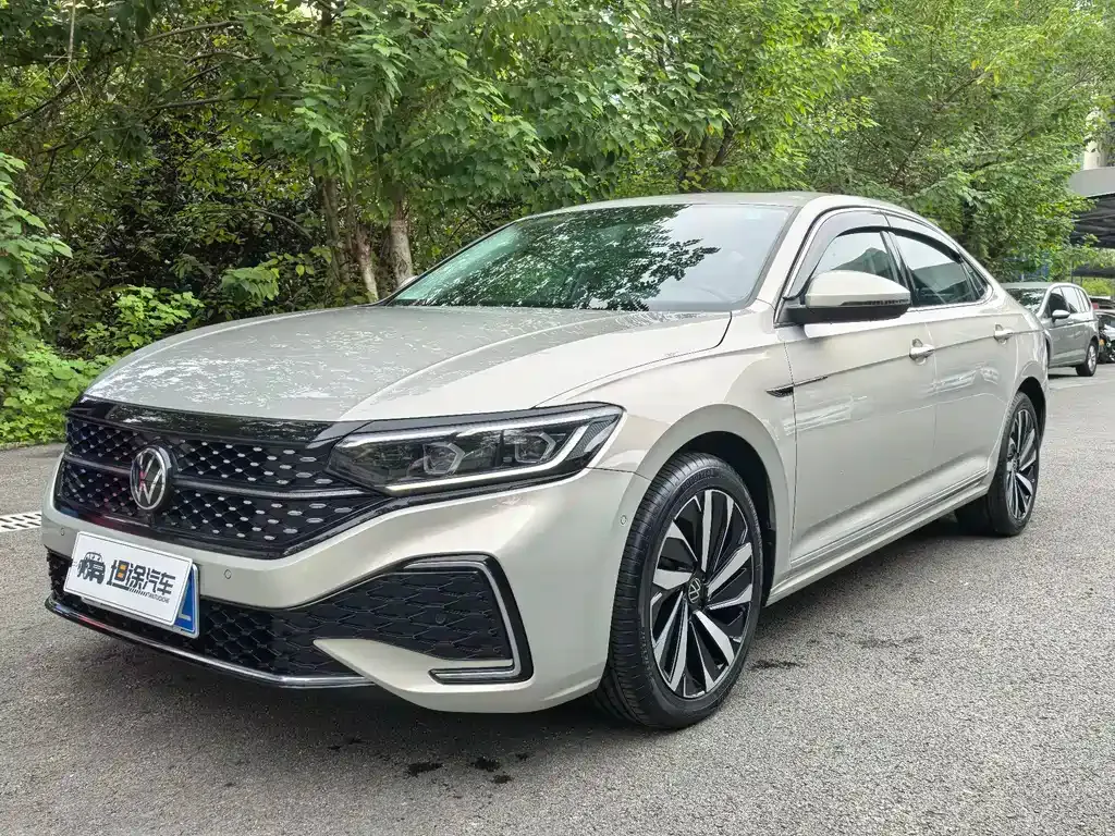 Volkswagen Passat 2021 из CN, фото 1