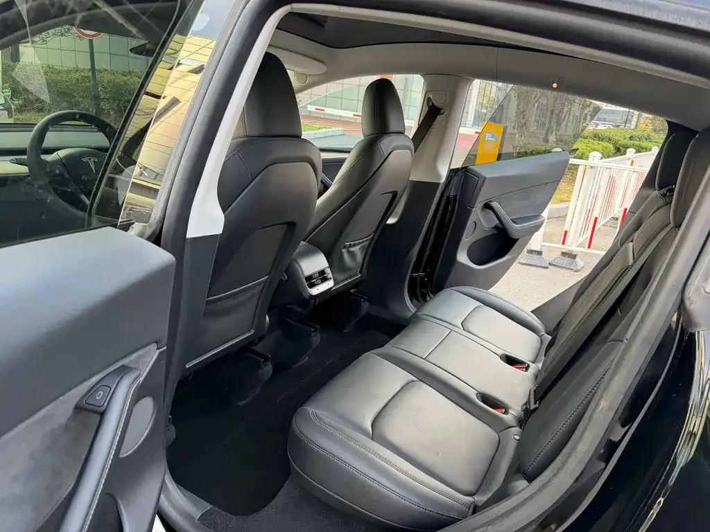 Tesla Model Y 2023 из CN, фото 10