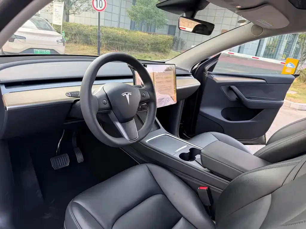 Tesla Model Y 2023 из CN, фото 9
