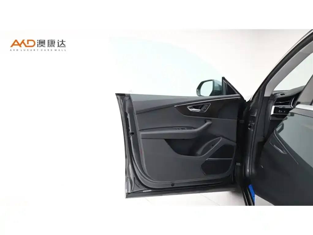 Audi Q8 2021 из CN, фото 10