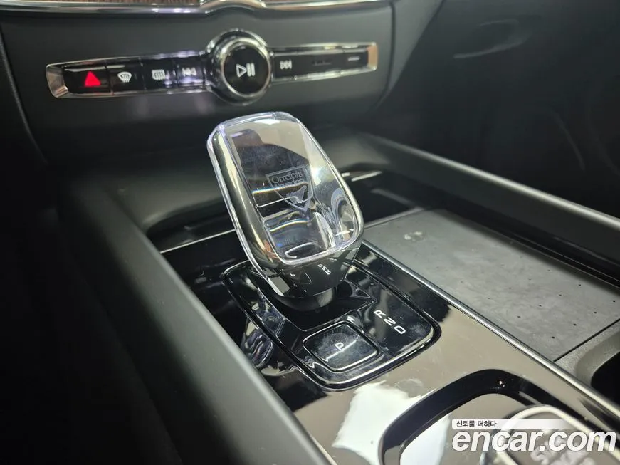 Volvo XC60 2025 из KR, фото 10