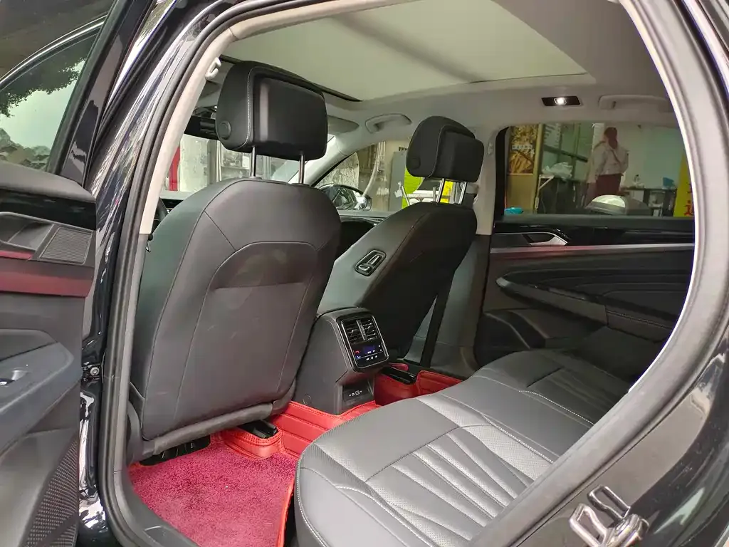Volkswagen Passat 2025 из CN, фото 4