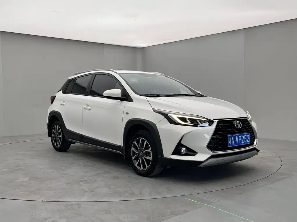 Toyota Yaris L — фото 3