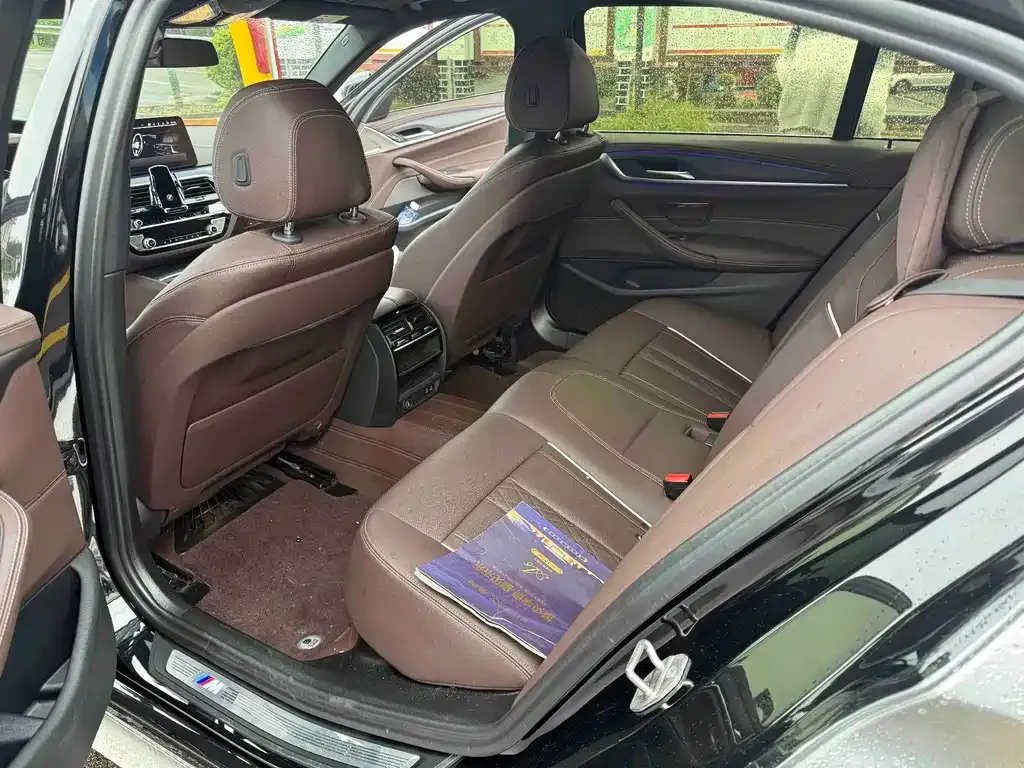 BMW 5 Series — фото 10