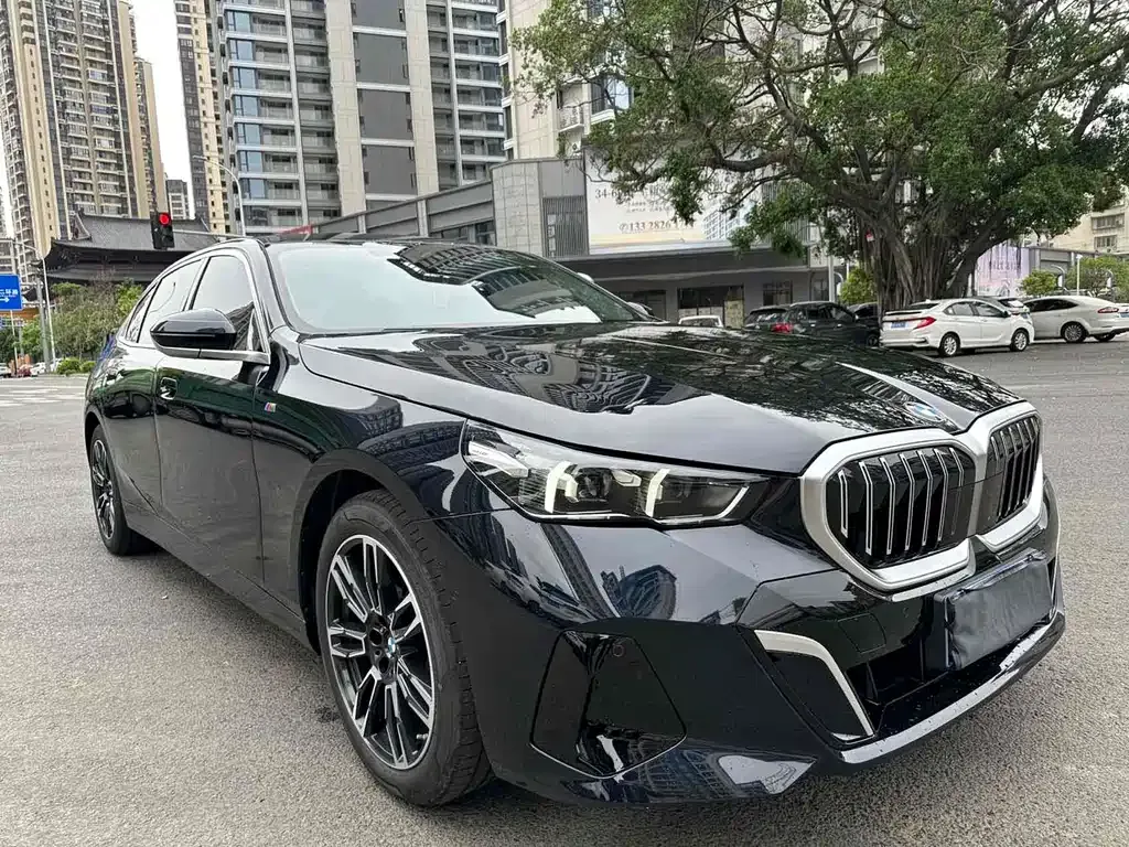 BMW 5 Series — фото 2